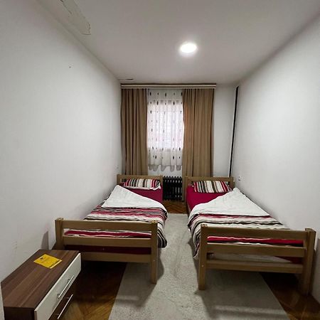 Prishtina Dardania Apartment Prishtine Bagian luar foto